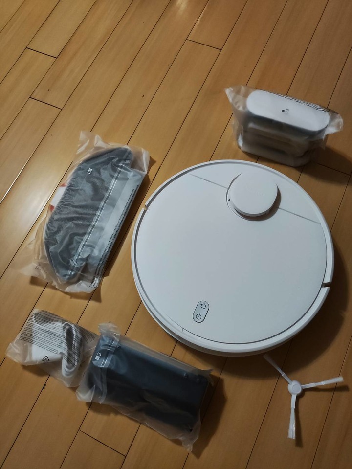 有趣的 小米掃拖機器人 S10 微笑開箱