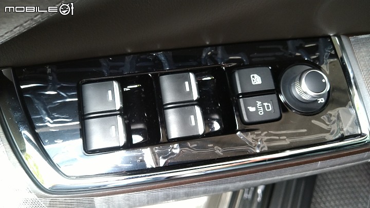 2023年 25T AWD Signatrue Captain SEAT CX-9 新車到