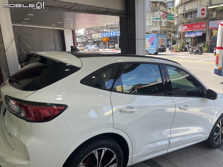 [開箱] 2023 Kuga 250 ST Line