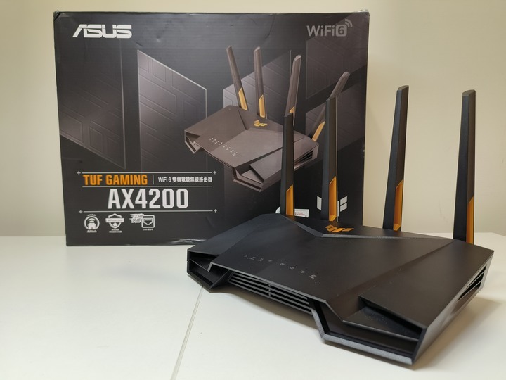 設定很簡單，訊號超穩定，TUF Gaming AX4200 雙頻無線電競路由器開箱試用