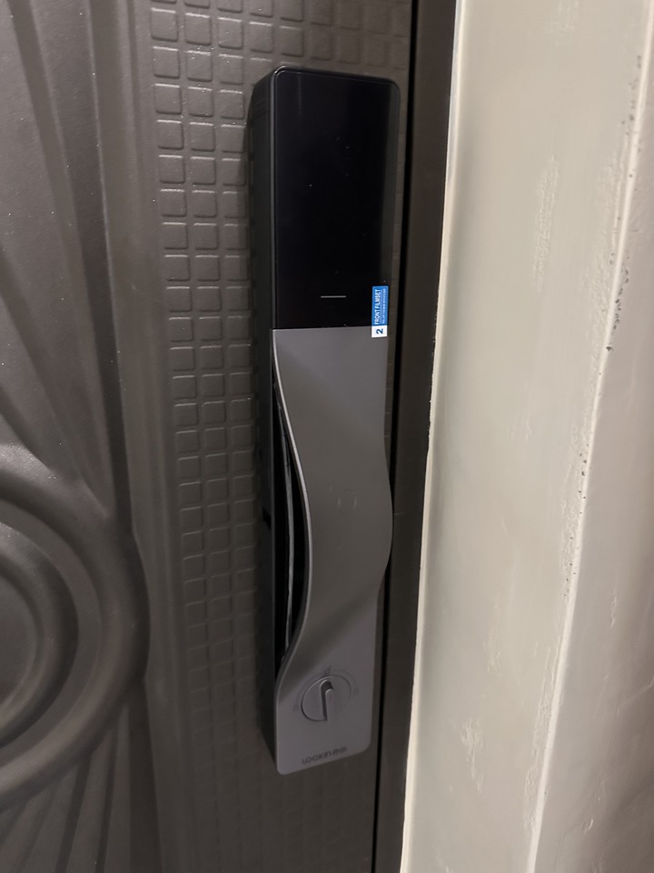 （開箱）目前功能最齊全鹿客電子鎖V5 MAX 簡單開箱