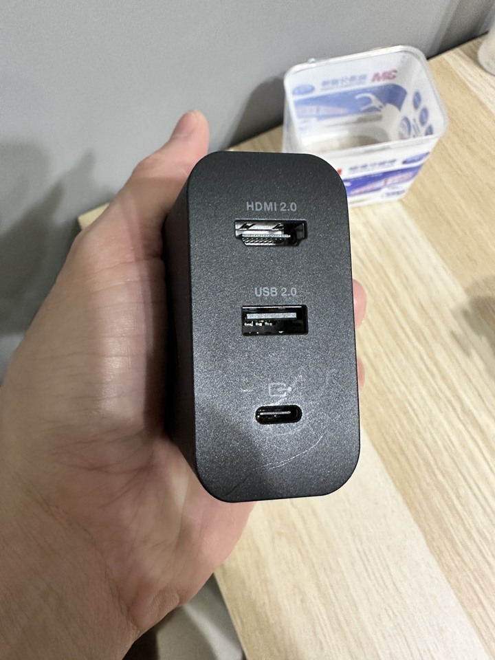 Ally的那顆充電加hdmi傳輸的充電頭似乎壞了