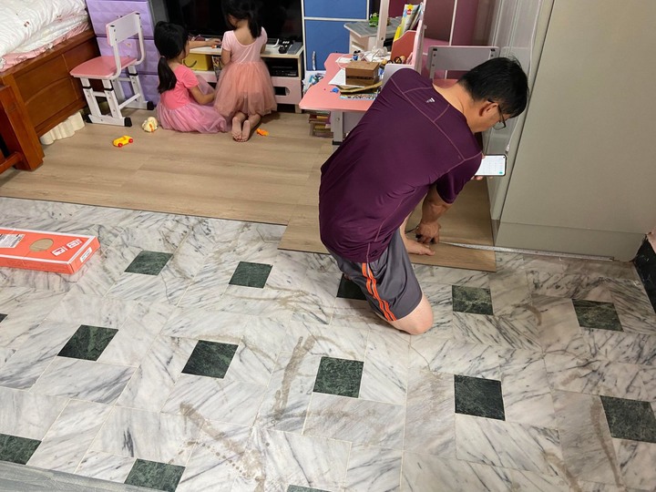 簡單又方便就可以把舊地板換新!再也不用忍受髒髒的地板了!