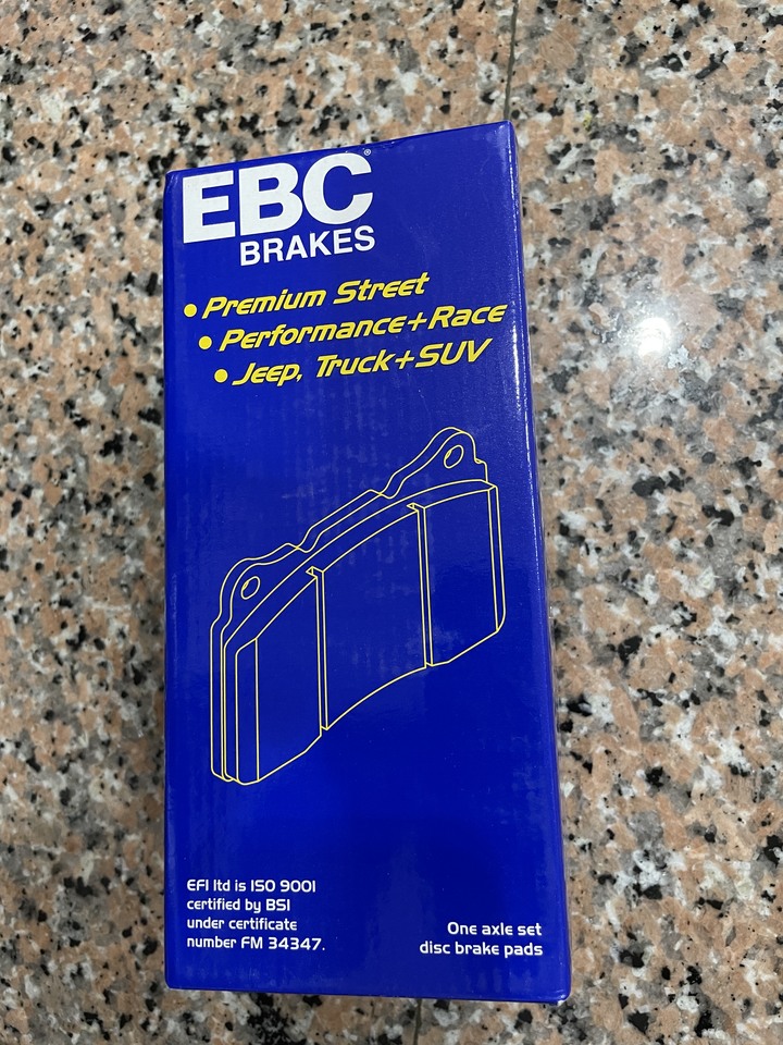 Golf R 更換 EBC 紅色煞車皮