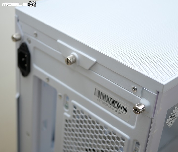 [開箱] 外型散熱兼顧 FSP全漢 CST360(W) 白