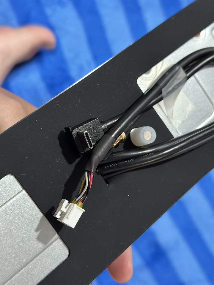 （開箱）目前功能最齊全鹿客電子鎖V5 MAX 簡單開箱