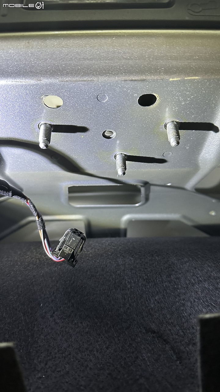 Superb 二代後尾箱門六角鎖鎖塊更換DIY