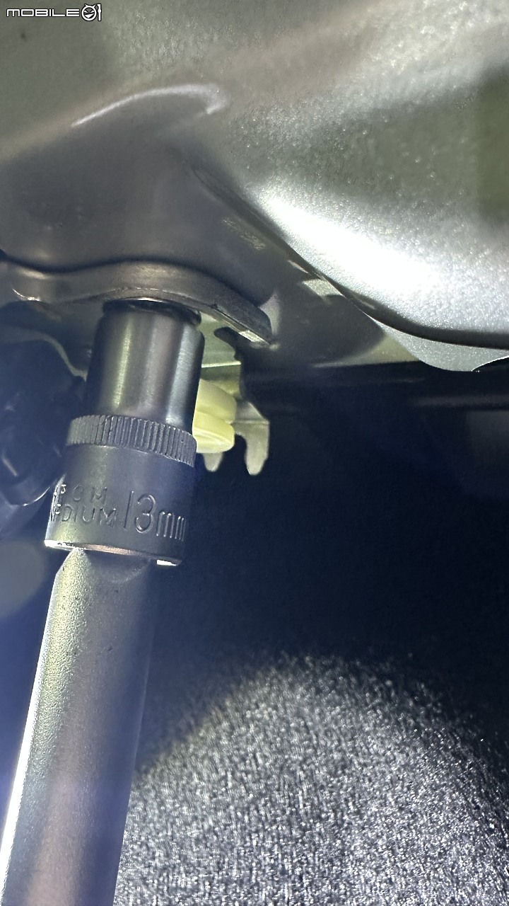 Superb 二代後尾箱門六角鎖鎖塊更換DIY