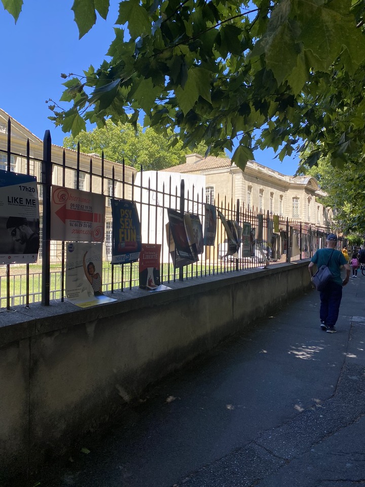 【小手牽大手。親子玩南法】搭Ouigo 去亞維儂看藝術節 Festival d’Avignon