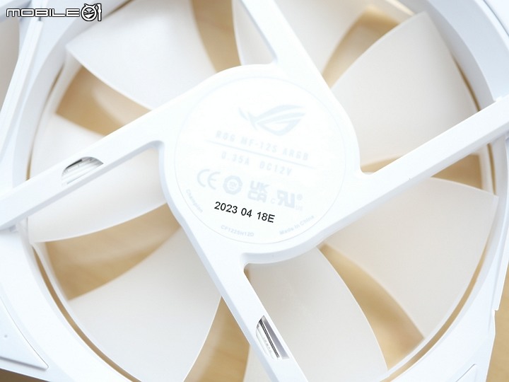 [開箱] 白色信仰 ROG 龍神 III RYUJIN III 240 一體水冷