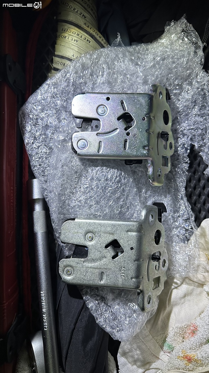 Superb 二代後尾箱門六角鎖鎖塊更換DIY