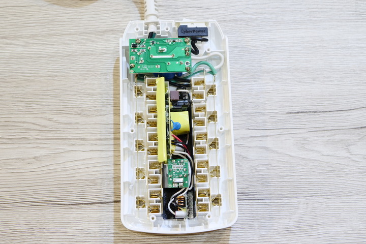 CyberPower Surge Protection 碩天防突波延長用電源線兩入組 簡易開箱