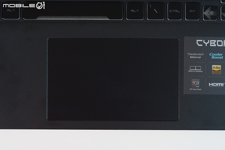 MSI Cyborg 15 A12V 實測報告|以前衛科幻語彙打造效能電競