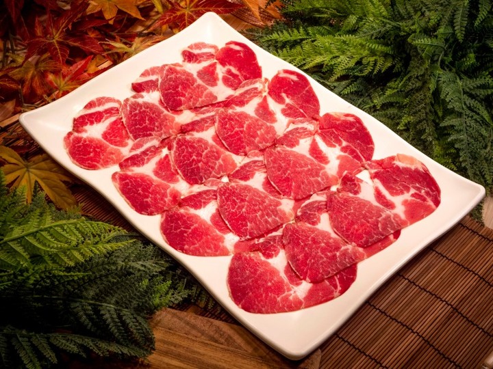 媲美吃到飽等級！屏東火鍋超大份量肉盤 10多種蔬菜無限續！