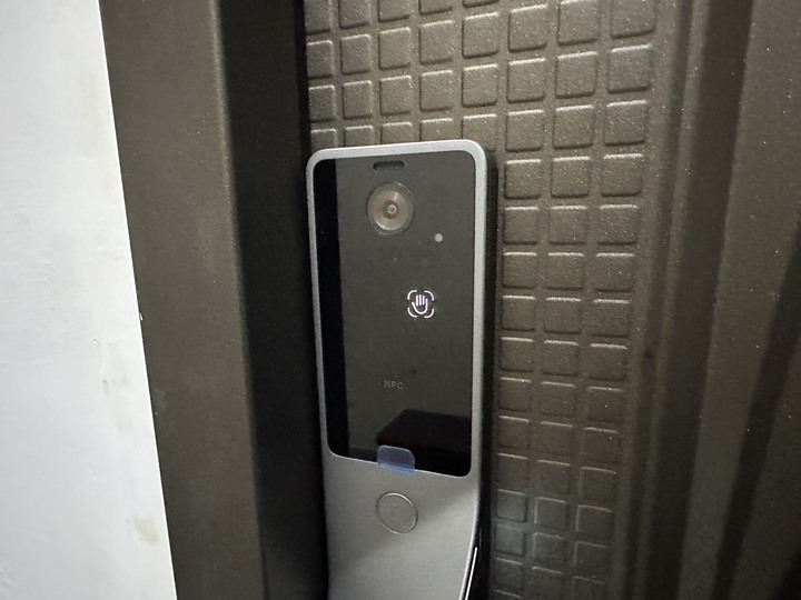 （開箱）目前功能最齊全鹿客電子鎖V5 MAX 簡單開箱