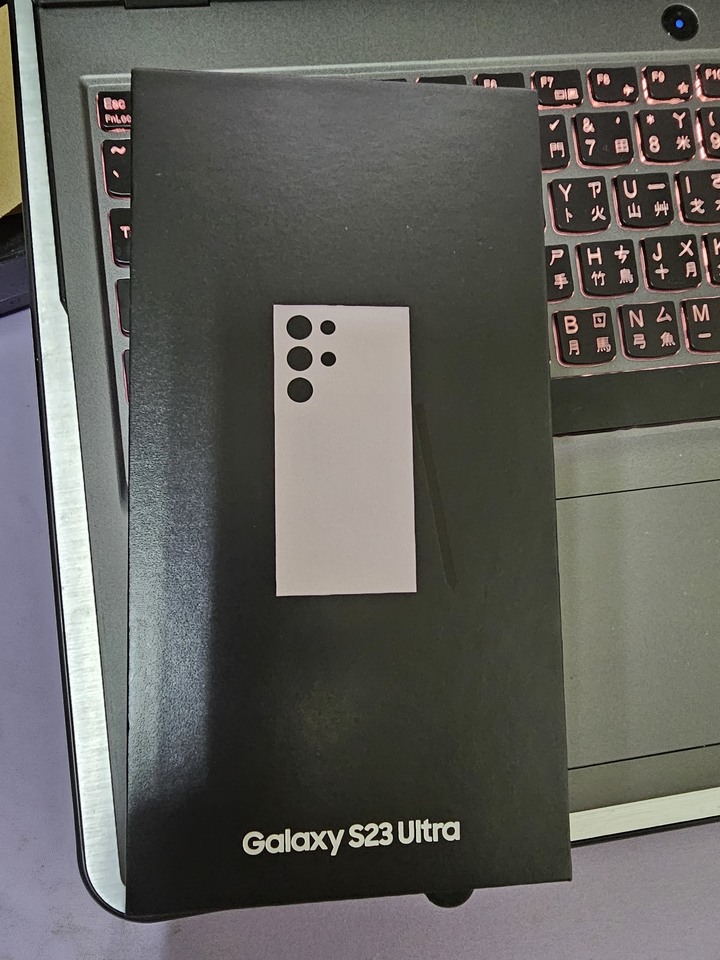 S20ultra脫膠白屏 使用3年2個月陣亡了