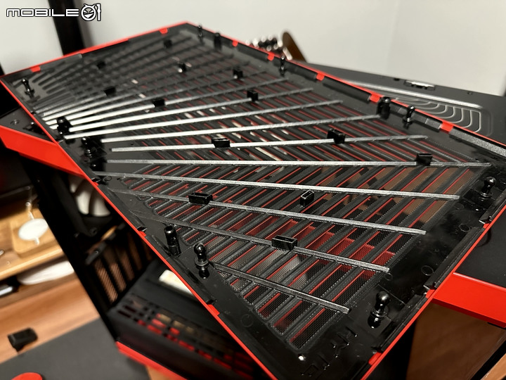 電競魚缸?HYTE Y40全景機殼