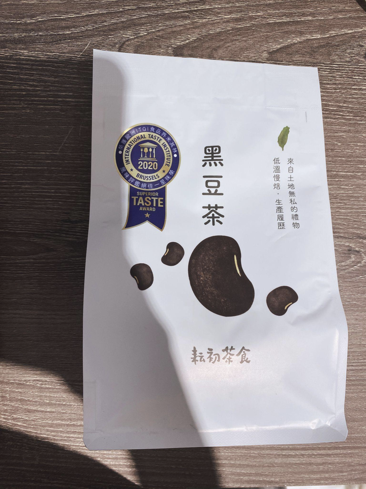 陪女友減脂的神隊友們: 波奇走走減脂餐 + 上島咖啡 +耘初黑豆水