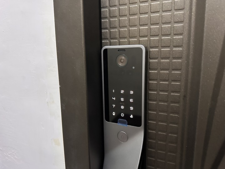 （開箱）目前功能最齊全鹿客電子鎖V5 MAX 簡單開箱