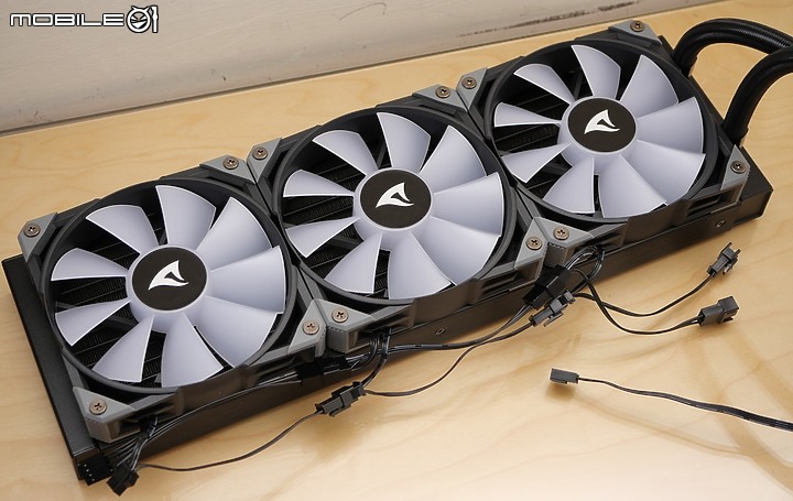 點我看大圖 旋剛 Sharkoon 緊湊型一體 AIO 水冷 S90 RGB 開箱
