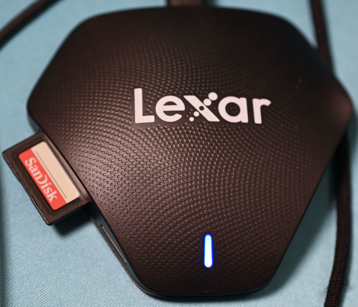 點我看大圖 雷克沙LEXAR RW500 Professional三合一USB3.1讀卡機LRW500URB開箱