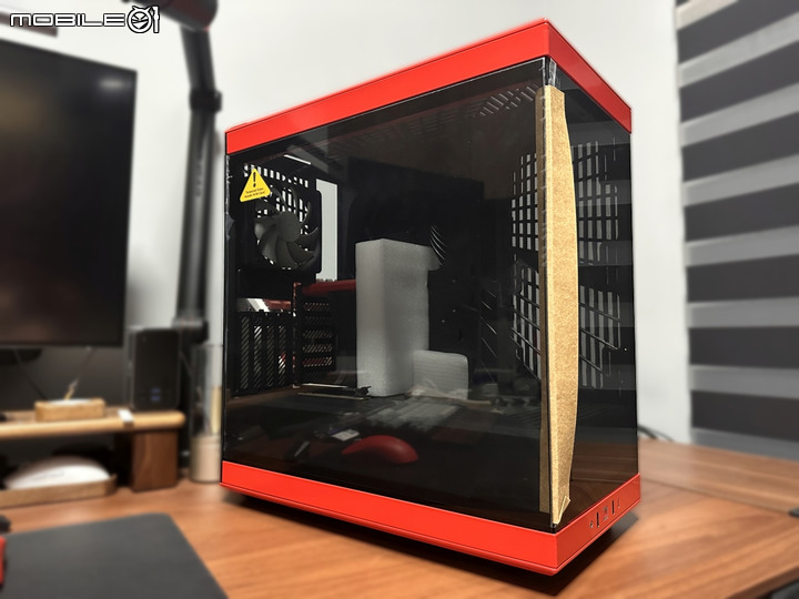 電競魚缸?HYTE Y40全景機殼