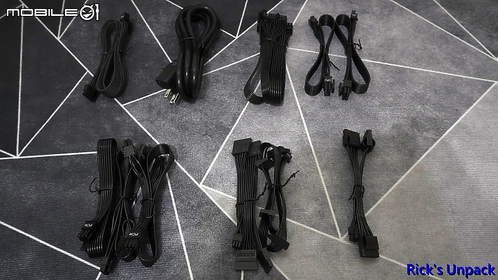 點我看大圖 【開箱】朦朧美、散熱佳直立小機殼 | CORSAIR 2000D RGB AIRFLOW + CORSAIR SF850L開箱