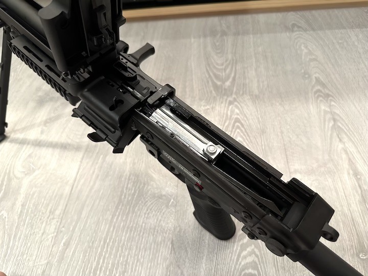 VFC M249 SAW 氣動空氣軟槍 | 期待已久的實用化輕機槍開箱