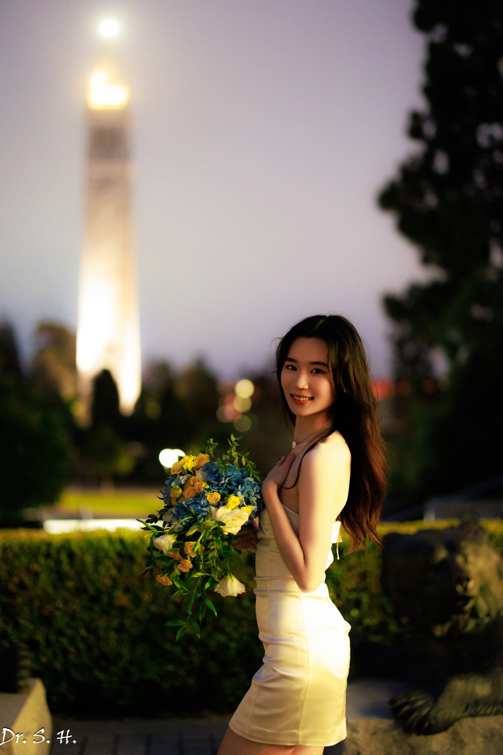 美女畢業主題照 ( UC Berkeley) 圖多
