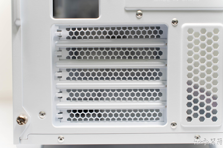 [開箱] 來自全漢的MATX機殼 CST360 WHITE
