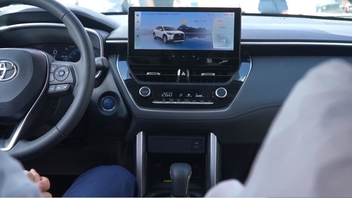 和泰一家祖孫三代，為何不一起升級12.3吋車機