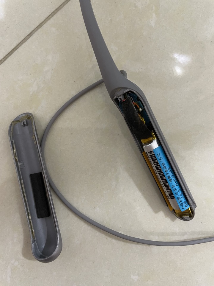 Sony WI-C600N藍芽耳機壞了