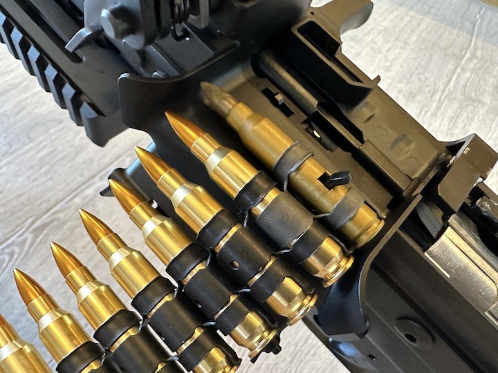 VFC M249 SAW 氣動空氣軟槍 | 期待已久的實用化輕機槍開箱