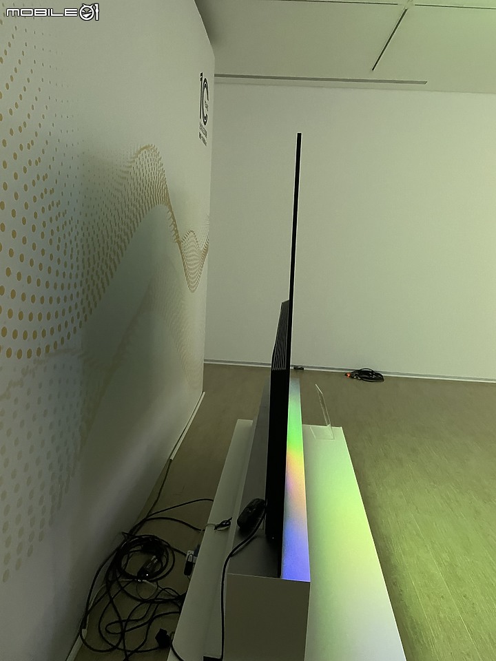 美型LG OLED evo 與藝術家劉呈祥的結合