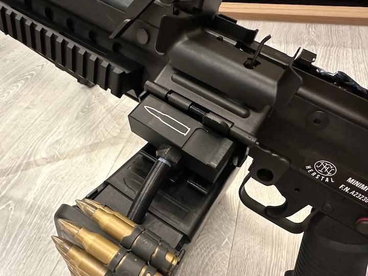 VFC M249 SAW 氣動空氣軟槍 | 期待已久的實用化輕機槍開箱
