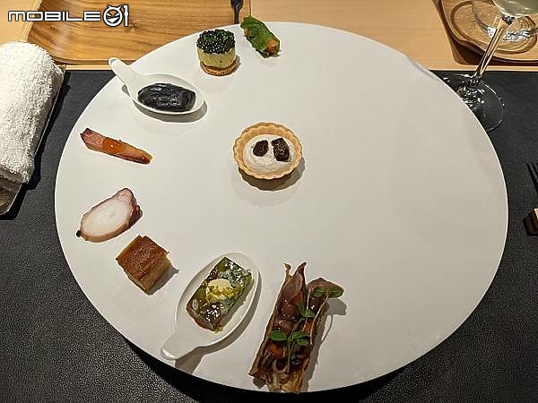 點我看大圖 東京米其林一星法式餐廳Simplicité(サンプリシテ)