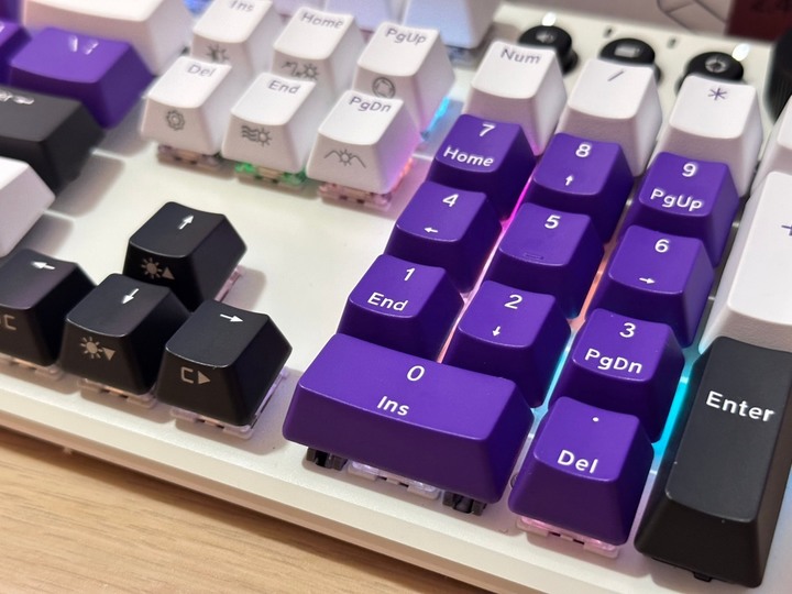 #開箱 iRocks K74R RGB 背光無線機械鍵盤 白紫晶色(茶軸)