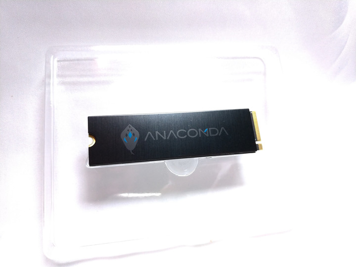 大容量TLC才是王道-巨蟒i4X 4000GB開箱