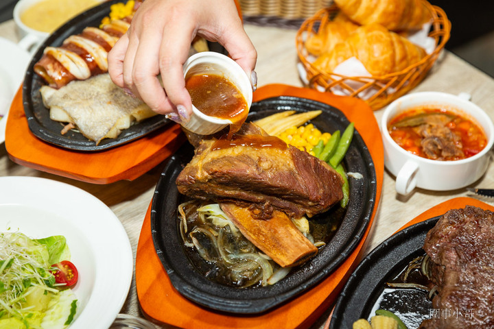 桃園火車站美食-鬥牛士經典牛排強勢回歸!厚實多汁的厚切牛排絕對不能錯過~還有內行人才知道的紅酒燉牛排更是美味動人啊~(邀約