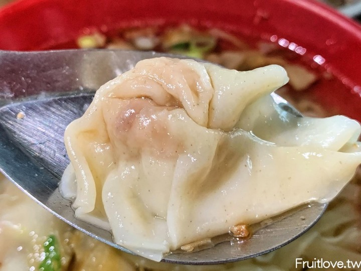 南投美食-豬油拌飯上面鋪滿滿的間隔肉