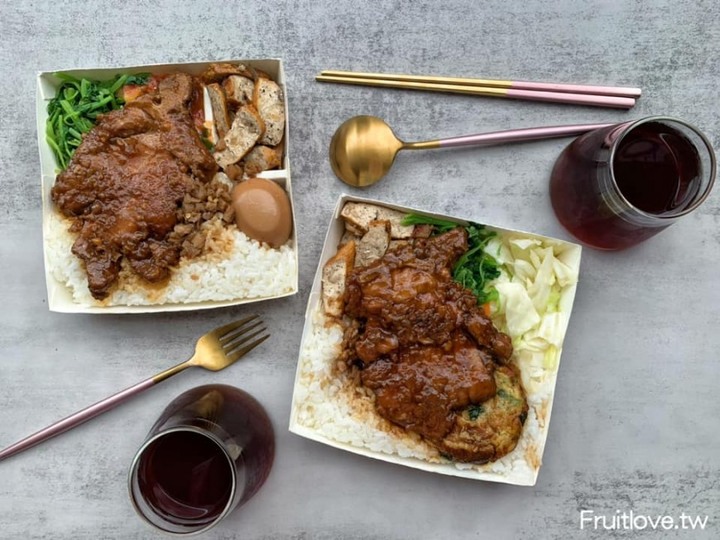 台中美食-在地超人氣排骨飯