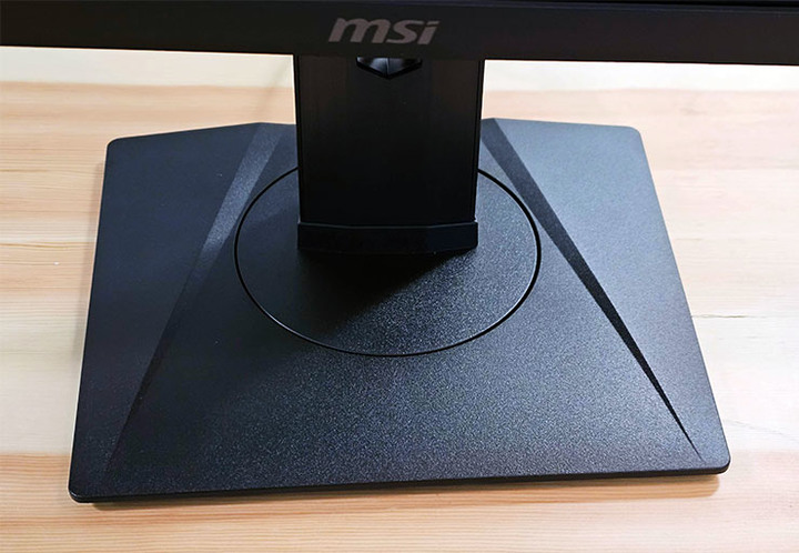 MSI MAG 274UPF 開箱分享~27吋4K144Hz畫質優+高刷遊戲效果佳,尺寸大小剛剛好!