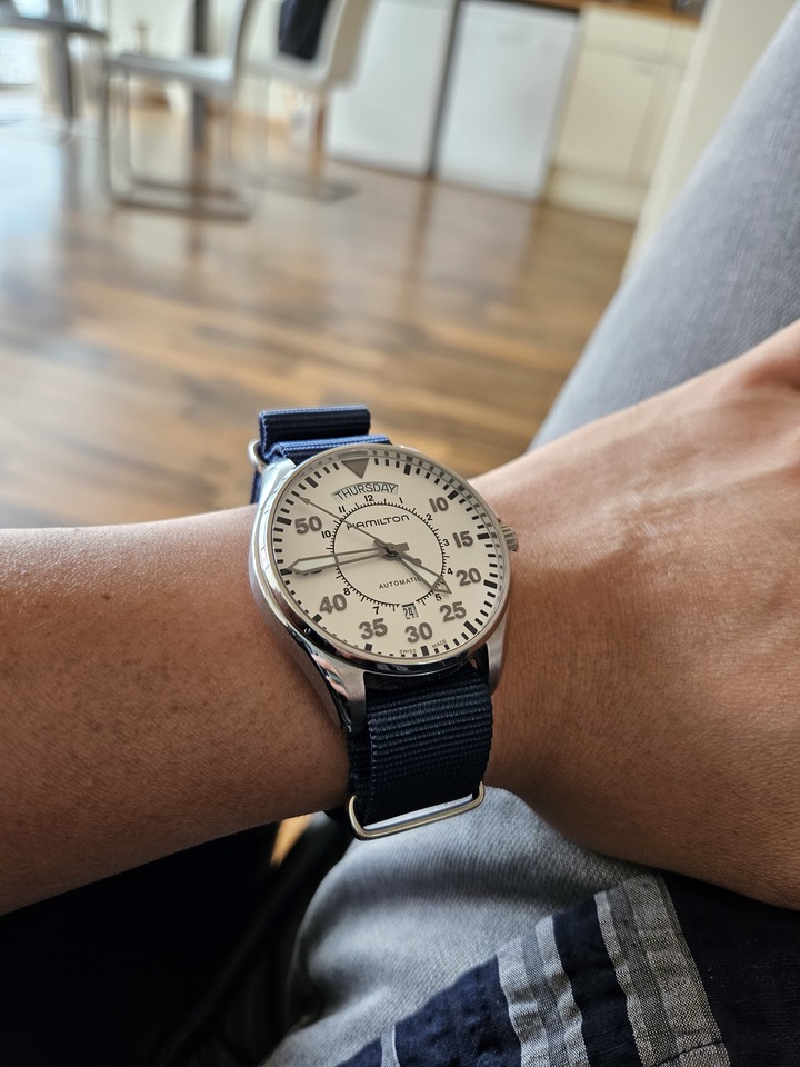 分享 Hamilton Khaki Pilot Day Date white