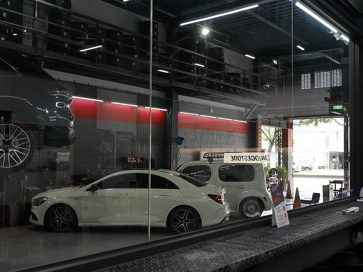 普利司通DRIVEGUARD RFT失壓續跑胎10萬公里達成
