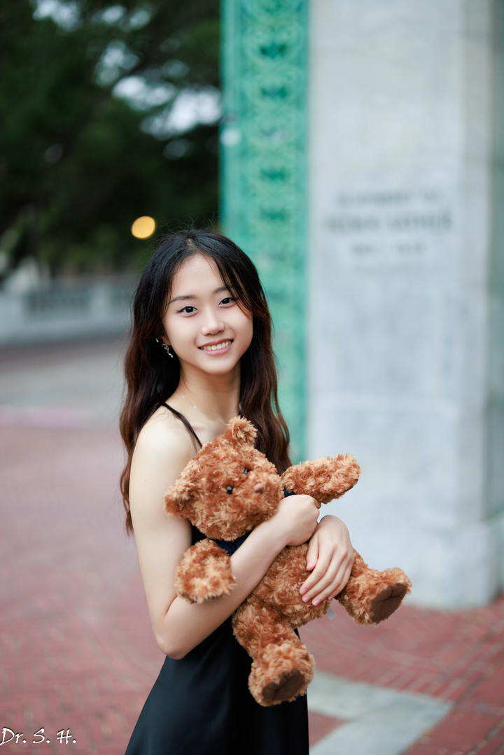美女畢業主題照 ( UC Berkeley) 圖多