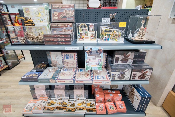【臺南扭蛋】台南寶可夢中心在這裡,也有盲盒、日本流行扭蛋等,只有在迪士尼能買到的TOMICA小車打六折,加入會員送100元購物金~扭蛋將軍x轉蛋概念館 - 南人幫