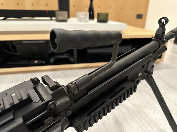 VFC M249 SAW 氣動空氣軟槍 | 期待已久的實用化輕機槍開箱