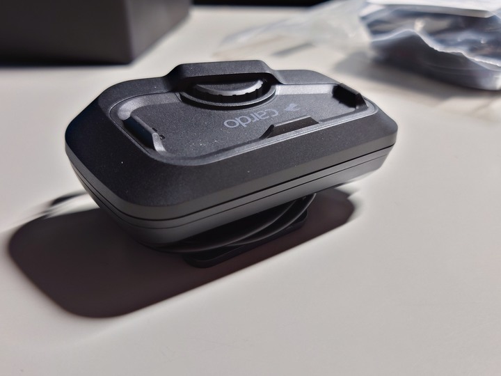 【開箱】Cardo Freecom 2X