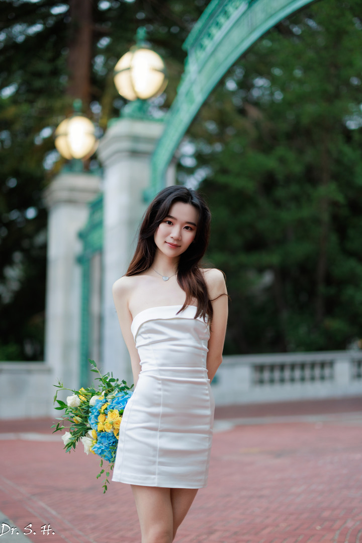 美女畢業主題照 ( UC Berkeley) 圖多