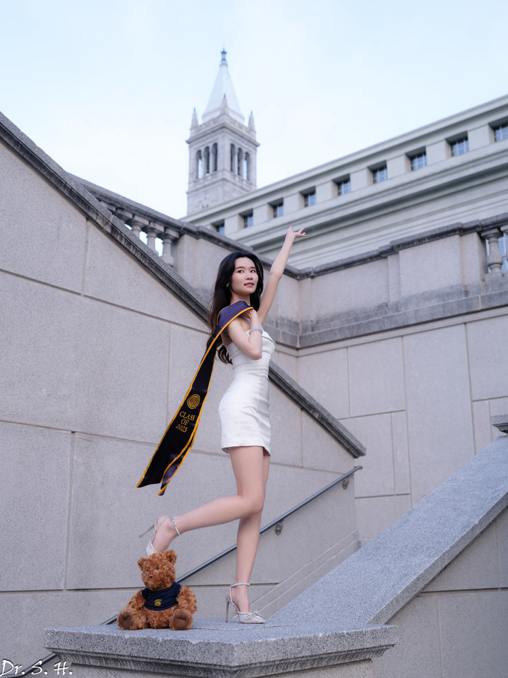 美女畢業主題照 ( UC Berkeley) 圖多